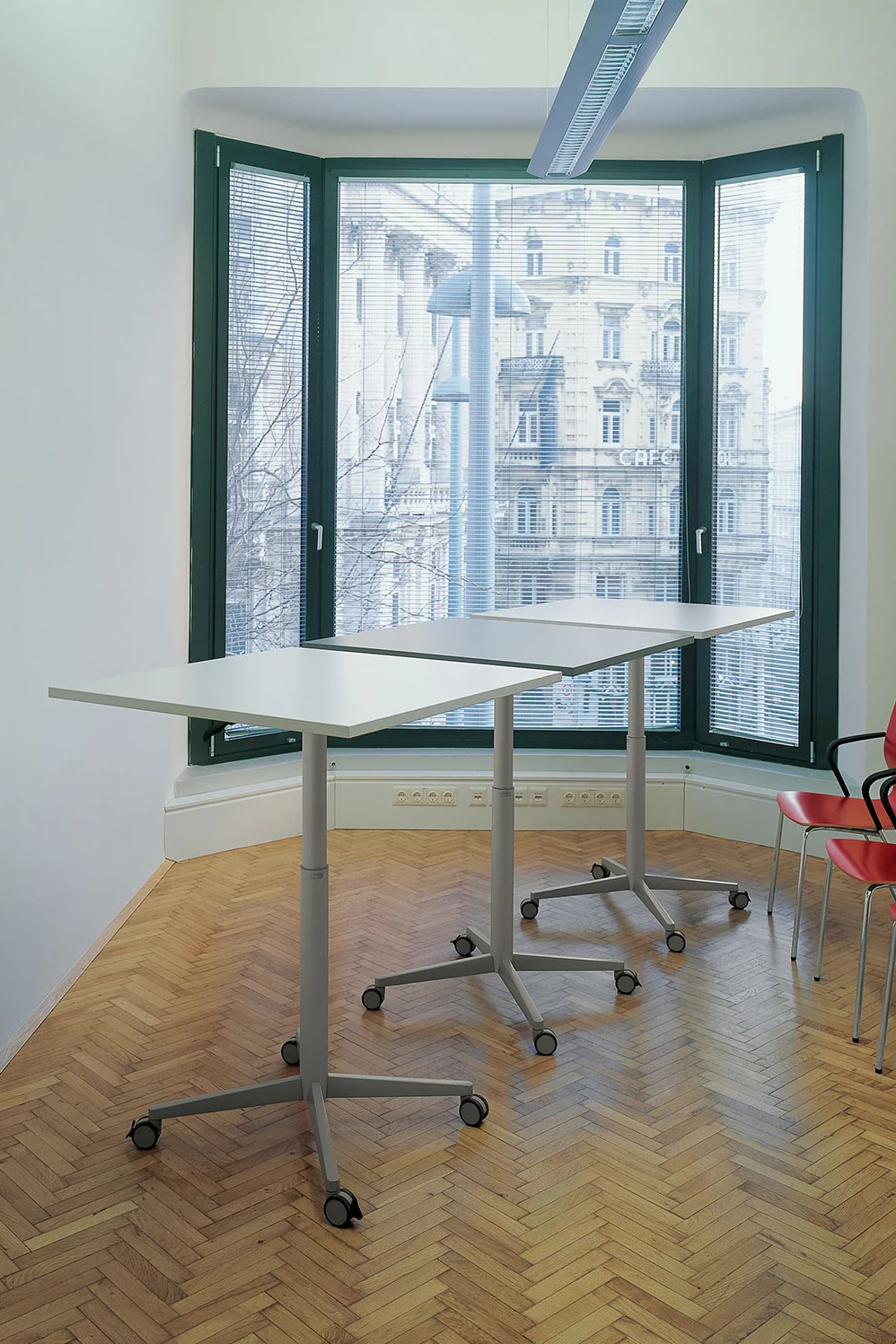 CART Table, Réglable en hauteur Table de bistrot, meubles de bureau Bene, Image 3