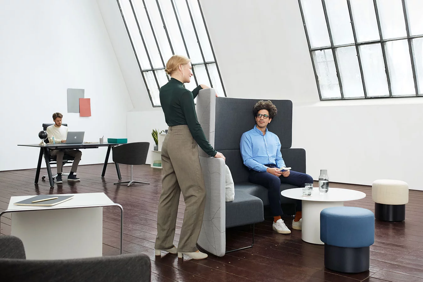 PARCS Pop Up Stool, version tapissée Tabouret & pouf ,meubles de bureau Bene, Image 3